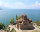 Kościół św. Jana w Ochrydzie, Macedonia. Widok na jezioro. Czy to dowód, czy paszport, by tu przyjechać?