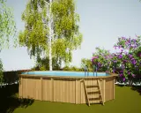 Piscine hors sol en bois avec échelle, entourée de verdure et de fleurs. Un bel espace pour se détendre, en respectant la réglementation piscine.