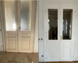 Puertas pintadas interior, antes y después. Las puertas de madera con vidrio esmerilado se transformaron en unas elegantes puertas blancas con vidrio transparente.