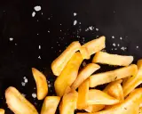 Ile kalorii mają frytki? Sprawdź, co wpływa na ich kaloryczność