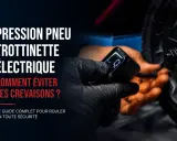 Maintenir la pression pneu trottinette 11 pouces est essentiel pour éviter les crevaisons. Un manomètre numérique vérifie la pression.