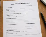 Wniosek o urlop wypoczynkowy. Dokument zawiera pola do wypełnienia przez pracownika, przełożonego i dział kadr, dotyczące planowanego urlopu.