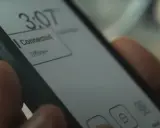 Dłoń trzyma polski smartfon. Na ekranie widnieje godzina 3:07 i status "Connected".