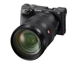 Sony a6500 con obiettivo FE 2.8/24-70 GM, pronta per catturare ogni dettaglio.