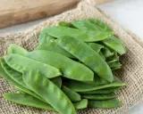 Gourmands pois verts frais, prêts pour un semis d'automne.