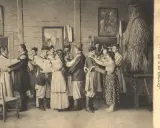 Wesele jaka epoka? Grupa ludzi w tradycyjnych strojach tańczy, tworząc radosną atmosferę.