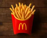 Duże frytki w McDonald's, idealne na przekąskę. Zastanawiasz się, ile kosztują duże frytki w McDonald's?