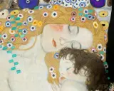 La maternità di Klimt, un abbraccio dolce tra madre e figlio, ispirazione per la scuola primaria.