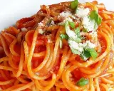 Spaghetti po niemiecku: Szybki przepis na sycący obiad? Odkryj smak!