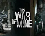 This War of Mine" lektura: żołnierze w ruinach i osoba niosąca rannego. Obraz przedstawia trudne realia wojny.