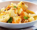 Blumenkohl mit Linsen und Pinienkernen, ein Gericht, das zeigt, wie vielfältig die besten blumenkohl-rezepte sein können.