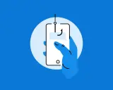 Ein Haken fischt nach einer Nachricht auf einem Smartphone. Dies illustriert die pharming definition: eine betrügerische Methode, um Nutzer auf gefälschte Webseiten zu locken.