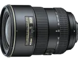 Obiektyw Nikon AF-S DX NIKKOR 17-55mm f/2.8G ED z widocznymi oznaczeniami ogniskowych i przysłony.
