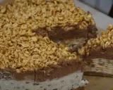 Tort z batoników Kinder: zachwyć prezentem bez pieczenia!
