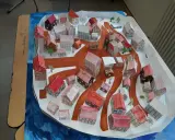 Modell einer mittelalterlichen Stadt, erstellt von Schülern der 7. Klasse. Ein lebendiges Bild vom Leben im Mittelalter.