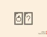 Due carte, una con una mela, l'altra con un punto interrogativo. Un'immagine che suggerisce come recuperare la memoria perduta, un percorso di scoperta.