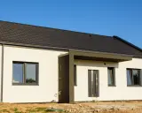 Nowy dom czeka na odbiór. Zrobiono elewację, dach, okna i drzwi. Czas na odbiór budowy domu co musi być zrobione.