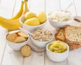Banan, ryż, owsianka, ziemniaki, sucharki i tosty – to sprawdzone domowe sposoby na biegunke.