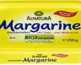 Alnatura Margarine, eine gesunde Margarine mit Raps- und Walnussöl, reich an Omega-3-Fettsäuren, aus biologischer Landwirtschaft.