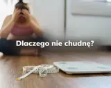 Zrezygnowana osoba siedzi na podłodze obok wagi i miarki, zastanawiając się: dlaczego nie mogę schudnąć?