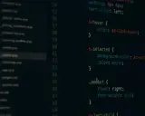 Fragment kodu CSS, gdzie widać selektory, właściwości i wartości. Prawdopodobnie jest to część projektu, która zawiera nieużywany, czyli dead code.