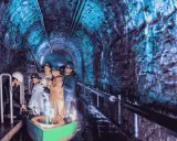 Podziemna łódź w kopalni w Gliwicach. Nietypowe atrakcje dla całej rodziny w mrocznym tunelu.