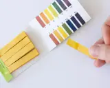 Teststreifen zeigen einen pH-Wert von 7 an. Ein **blasensprung nicht bemerkt**? Keine Sorge, der Test ist negativ.
