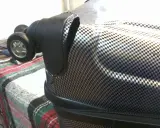 Naprawa pękniętej walizki: DIY, serwis, odszkodowanie. Czy warto?