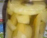 Słoik z ogórkami i ananasem, idealny na zimę. Słodko-kwaśny smak dla odważnych.