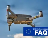 Drohne im Flug. Was bedeutet UAS? EU-Drohnenregeln FAQ.