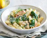 Krämig laxpasta med spenat och dill, ett perfekt laxpasta recept för en snabb och god middag.