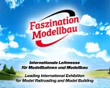 Faszination Modellbau: Internationale Leitmesse für Modellbahnen und Modellbau in Friedrichshafen. Ein Flugzeug, Bagger, Zug und Segelboot sind zu sehen.