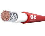 En röd solcellskabel 4mm2 med vit isolering och koppartrådar synliga i änden. Logotypen "a-collection" syns på kabeln.