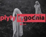 Dzieci w przebraniach duchów, jak z horroru, na tle traw. Tekst "płyty tygodnia" i logo Onet.