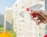Mycie okien octem: Lśniące szyby bez smug i tanio