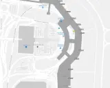 Szczegółowa mapa lotniska Madryt z zaznaczonymi terminalami, parkingiem P2 i drogami. To jest mapa metra Madryt.