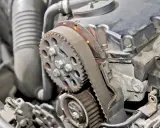 Silnik VW Up 1.0. Wymiana rozrządu co ile? Widoczny pasek i koła zębate.