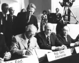 Firma dell'atto di Helsinki: leader mondiali firmano accordo storico.