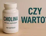 Biała butelka suplementu diety z napisem "CHOLINA" i pytaniem "CZY WARTO?". Dowiedz się, co to jest cholina i czy warto ją suplementować.