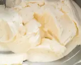 Cremige Buttercreme mit Pudding, bereit für süße Kreationen.