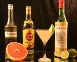 Zutaten für Daiquiri Rezepte: Zuckersirup, Havana Club Rum, Luxardo Maraschino Likör, Grapefruit und Limetten.