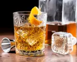 Jak pić whisky? Obal mity i znajdź swój idealny sposób