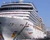 La nave Costa Luminosa pronta per un nuovo itinerario.