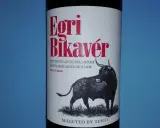 Egri Bikavér, wino bycza krew z Węgier, z rysunkiem byka. Wybrane przez Tesco.