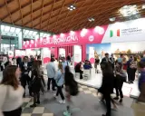 Folla alla fiera Rimini, stand "Visit Emilia Romagna" e Ministero del Turismo. Ottobre pieno di eventi.