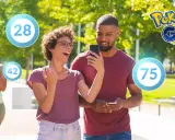 Uśmiechnięci znajomi grający w Pokémon GO na telefonach, z widocznymi liczbami 28, 42 i 75.