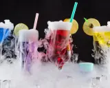 Suchy lód w drinkach: magia, bezpieczeństwo i przepisy krok po kroku