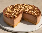 Chokladkaka med hasselnötter, perfekt för ett Nutella recept. En krämig fyllning och krispig botten.