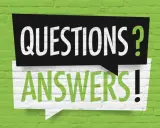 Dwa dymki z napisami "QUESTIONS?" i "ANSWERS!". FCE egzamin co daje? Odpowiedzi na pytania dotyczące certyfikatu.