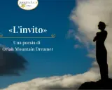 Silhouette di una persona che guarda il cielo, con il titolo "L'invito", una poesia di Oriah Mountain Dreamer, che evoca riflessioni sulle poesie sulla vita.